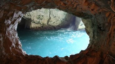 Rosh HaNikra Grottoes: Sea Caves, Cable Car & Visitor Guide